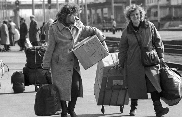 8 вещей, которые всегда будут напоминать нам о 90-х. / Фото: rbc.ru 8 вещей, которые всегда будут напоминать нам о 90-х. / Фото: rbc.ru