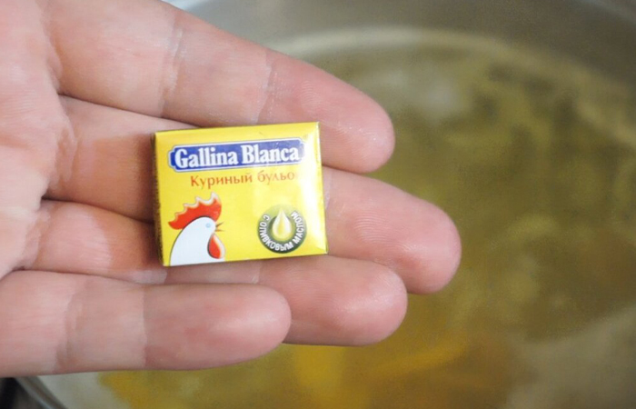 На 5 литров бульона требовалось 1-2 кубика.