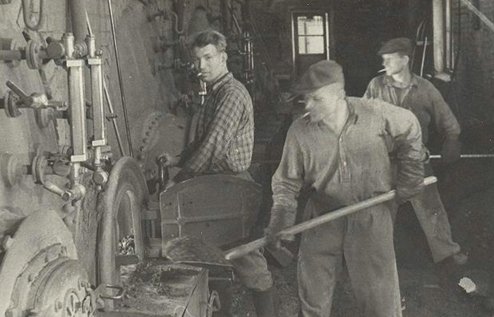 Кочегарам было нельзя допускать ошибки, иначе произойдет авария.