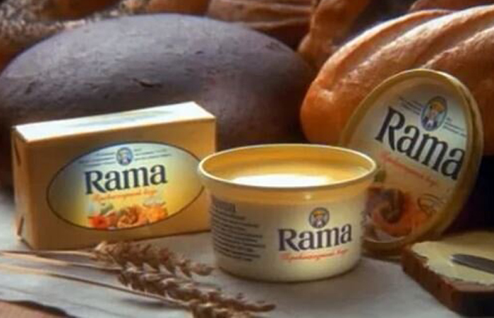 Бутерброды с фирменным маргарином в 90-х были модным завтраком.