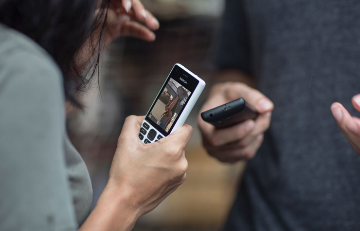 Топ-7 мобильных телефонов, которые были модными в нулевые!