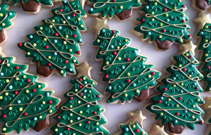 Имбирные пряники -самое безопасное и вкусное украшение на ели.