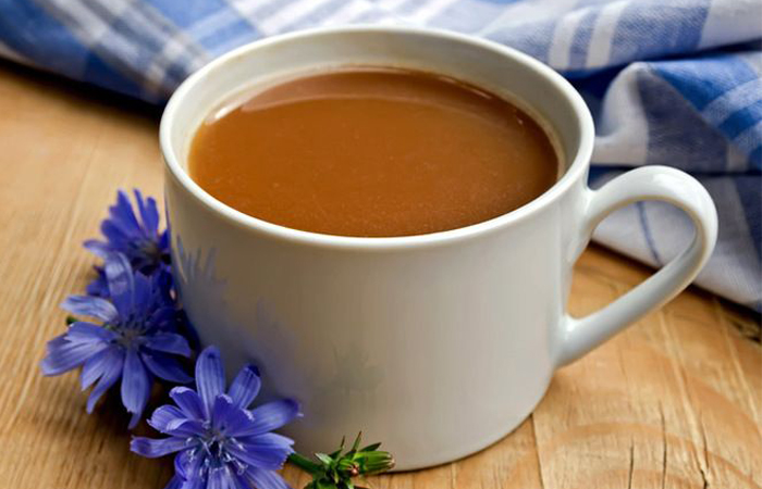 Название напитка произошло от названия растения, из которого его готовят. Название напитка произошло от названия растения, из которого его готовят.