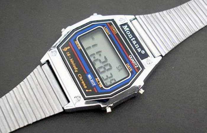 Часы имели несколько мелодий!