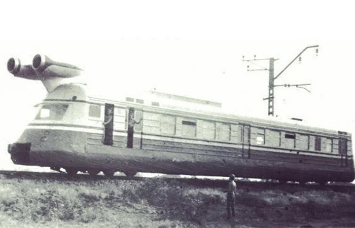 Вагон анализировал взаимосвязь колес и рельс во время движения. Вагон анализировал взаимосвязь колес и рельс во время движения.