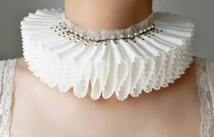 Воротники рафы защищали одежду от загрязнений.