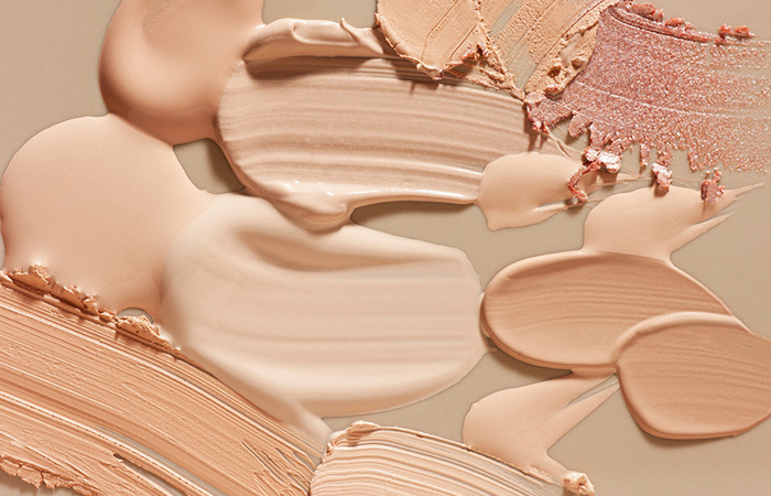 В СССР крем стал популярным - он находился в косметичке каждой советской модницы. В СССР крем стал популярным - он находился в косметичке каждой советской модницы.