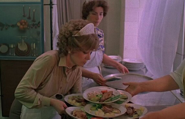 Панировка из сухарей придает котлетам приятный хруст. Панировка из сухарей придает котлетам приятный хруст.