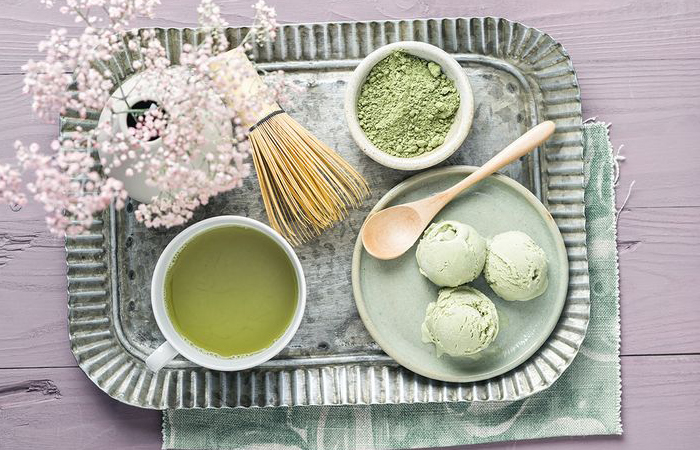 Для традиционного приготовления потребуется небольшой набор с приборами.