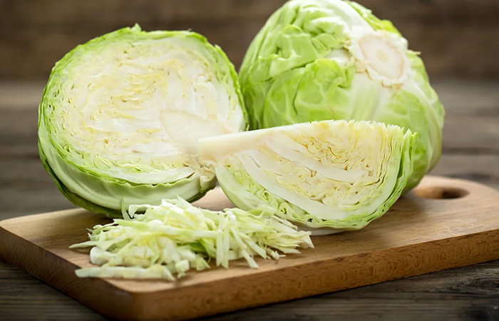 В квашеной капусте содержится больше витаминов, чем в свежей.