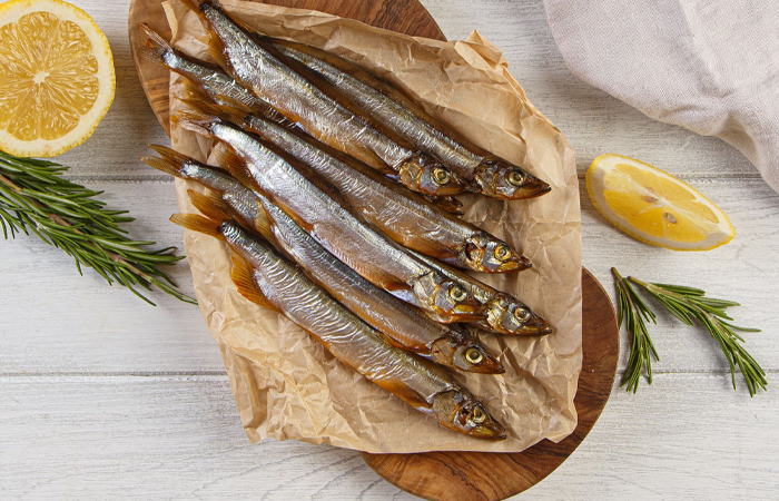 В крупных супермаркетах можно найти мойву в продаже. В крупных супермаркетах можно найти мойву в продаже.