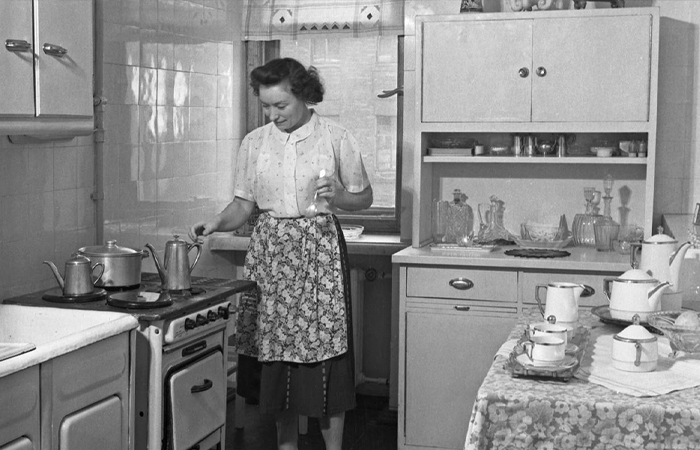 Уже в СССР ниши стали переделывать...