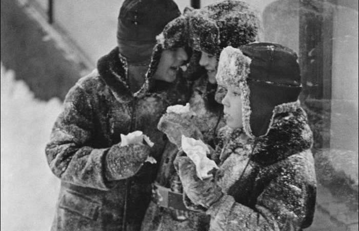 Горячие пирожки с хрустящей корочкой - лучший перекус из детства!