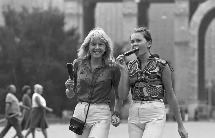 В 50-х годах в СССР появилась новая мода на джинсы.