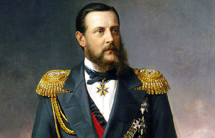 В России тельняшку ввел князь Константин Романов.