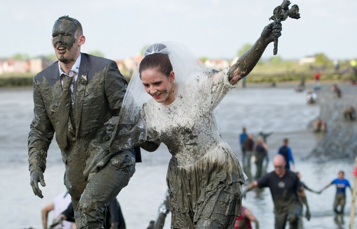 Невеста на свадьбе должна показаться в самом отвратительном виде. / Фото: ru.pinterest.com,