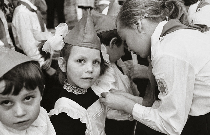 Вручение октябрятам значка - 1975 год/ фото: culture.ru