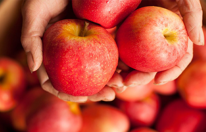 Натуральный воск служит для защиты яблока от повреждения, гниения и УФ-излучения.