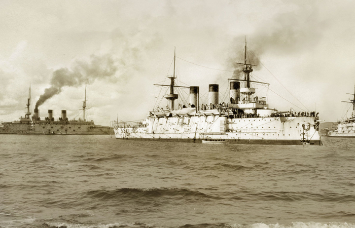 Тельняшка служит оберегом у матросов.