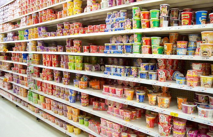 Россияне предпочитают лапшу быстрого приготовления с курицей. Фото: caustica203.livejournal.com 