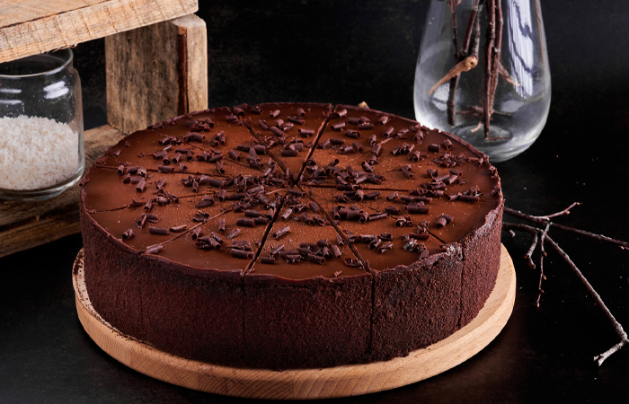 Шоколадный торт вызывает ностальгию по детству и празднику!