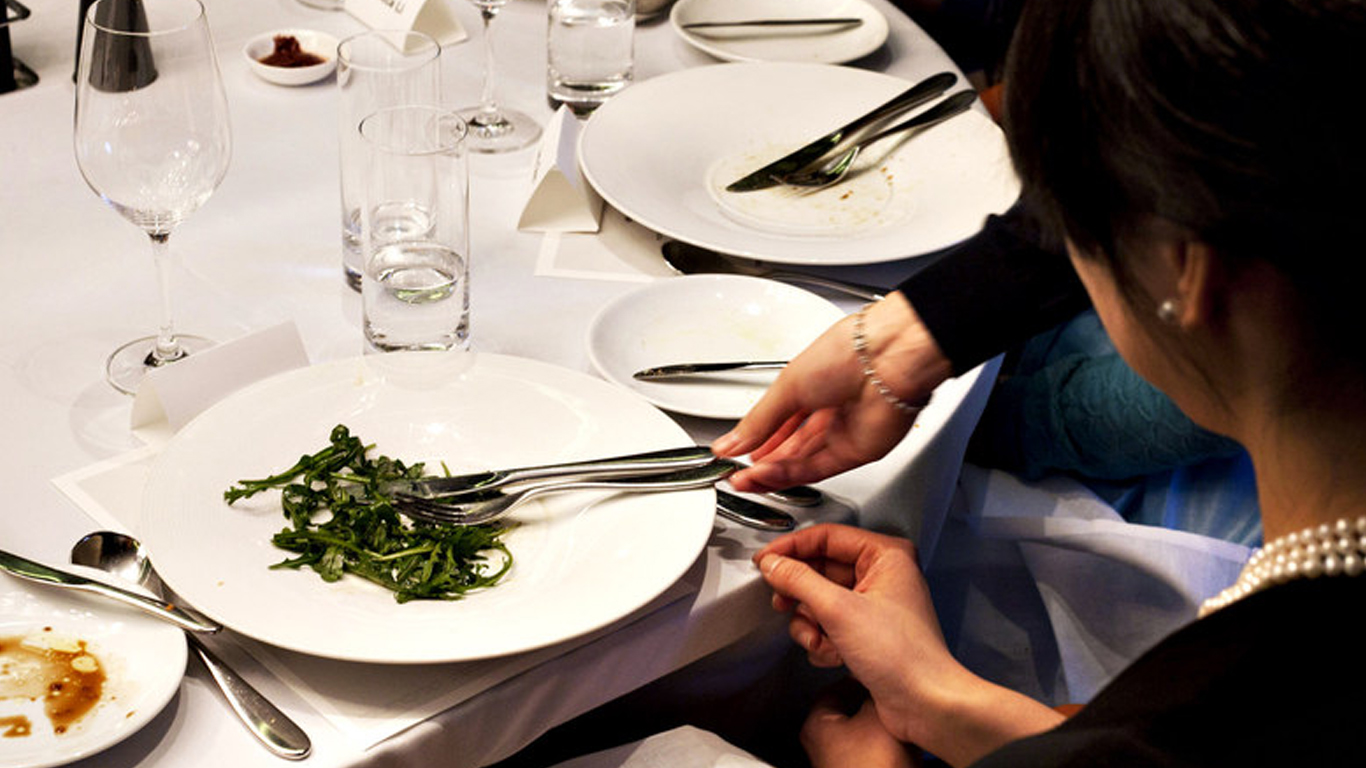 Использование приборов - целая наука. / Фото: bazaarvietnam.vn Использование приборов - целая наука. / Фото: bazaarvietnam.vn