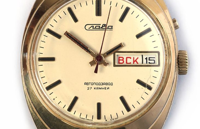 В часах был календарь!