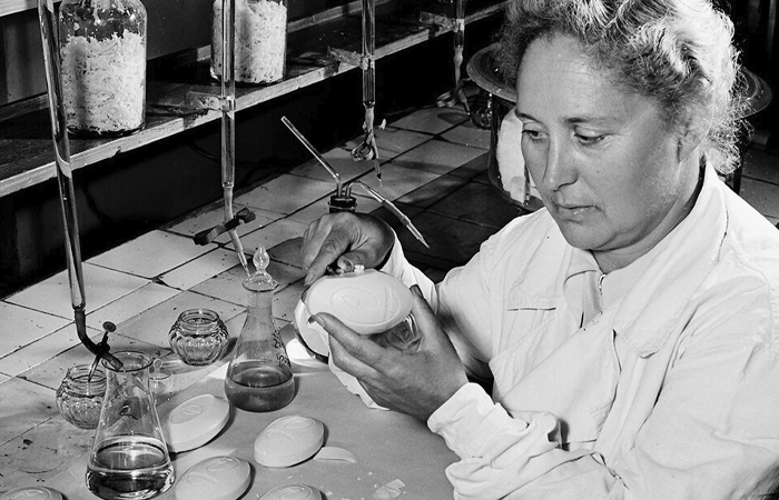 Крем содержал натуральные масла и экстракты лекарственных растений. Крем содержал натуральные масла и экстракты лекарственных растений.