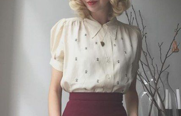 Нейлоновые блузки плохо пропускали воздух и тело быстро потело. Нейлоновые блузки плохо пропускали воздух и тело быстро потело.