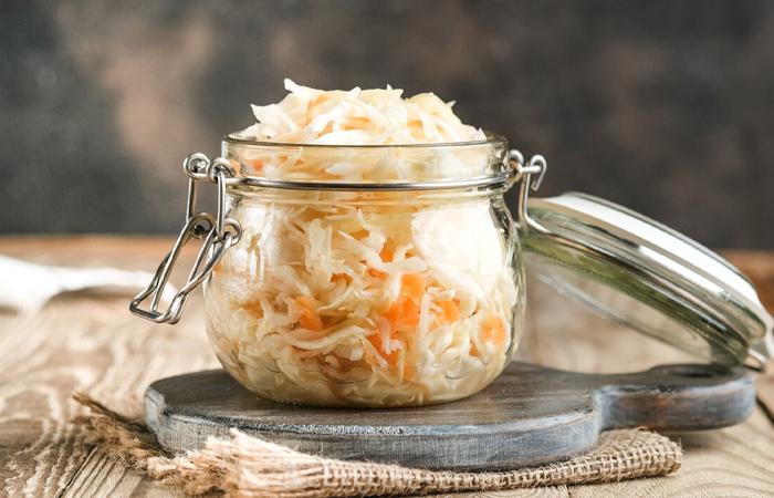 Квашеная капуста лечит синдром раздраженного кишечника.