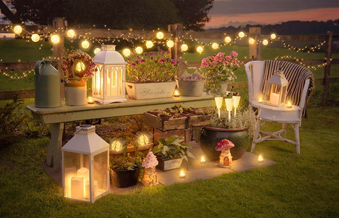 А еще на Новый год можно подарить гирлянду для дачи!