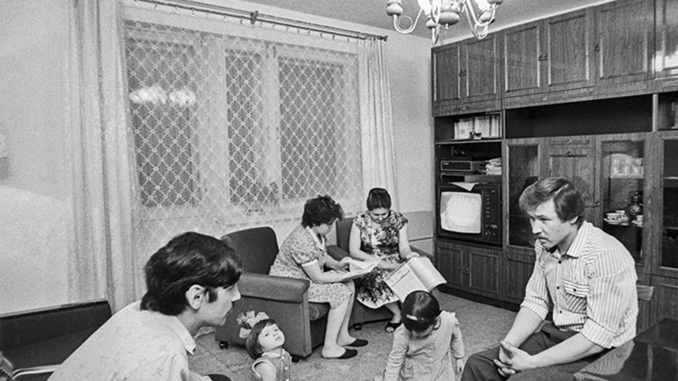 В советских квартирах из окон дул холодный воздух. / Фото: realty.rbc.ru В советских квартирах из окон дул холодный воздух. / Фото: realty.rbc.ru