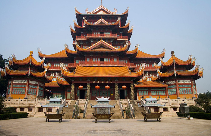 Реинкарнация в КНР находится под запретом. / Фото: gochina.ru 