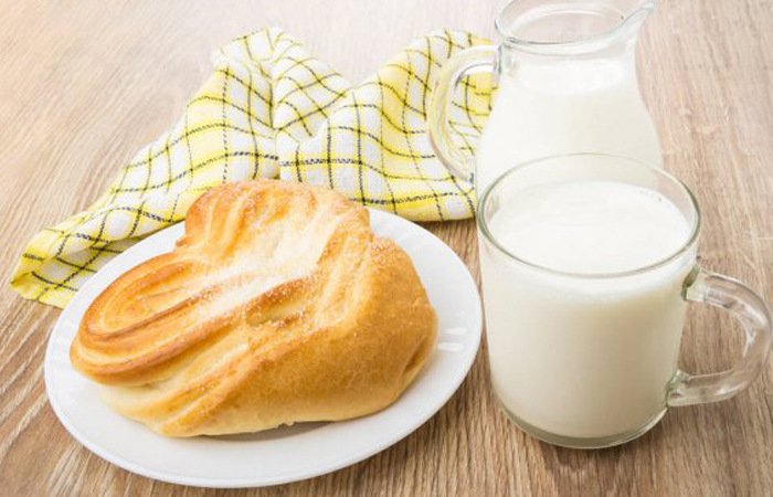 Молоко в картонной упаковке имело небольшой срок годности. / Фото: lets-go-camp.ru 