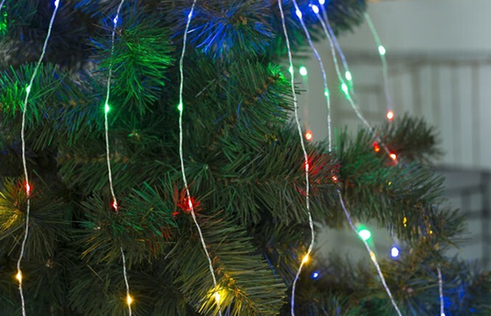 Готовая гирлянда создаст праздничную атмосферу и сэкономит время на изготовление игрушек.