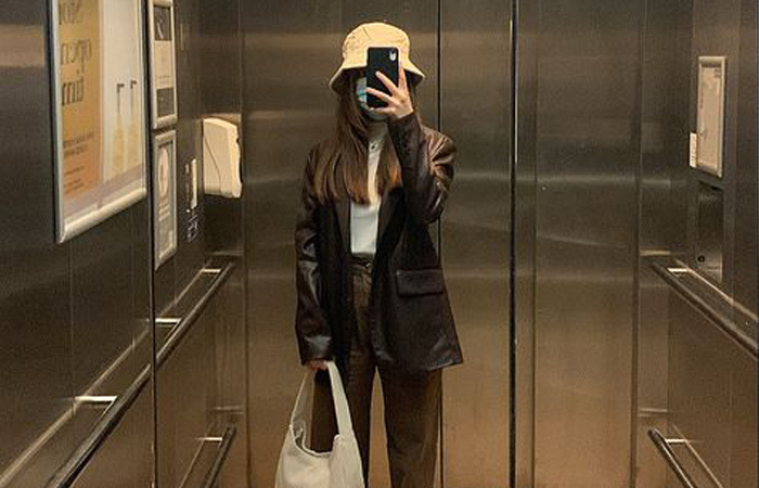 В лифте может случиться клаустрофоия.