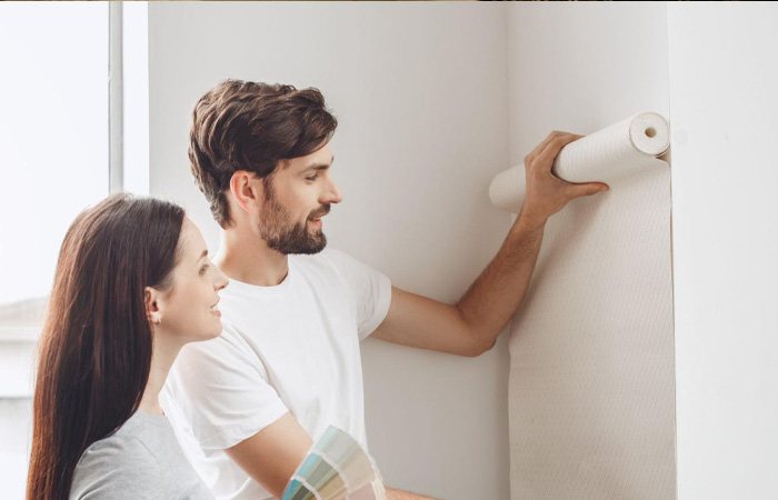 Шпатлевка и грунтовка заменили газеты. / Фото: tdprofnastil.ru Шпатлевка и грунтовка заменили газеты. / Фото: tdprofnastil.ru