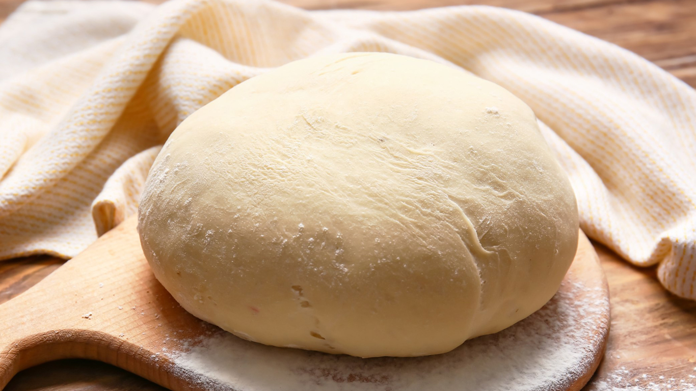 А еще рассол добавляют в тесто. / Фото: lifehacker.ru А еще рассол добавляют в тесто. / Фото: lifehacker.ru