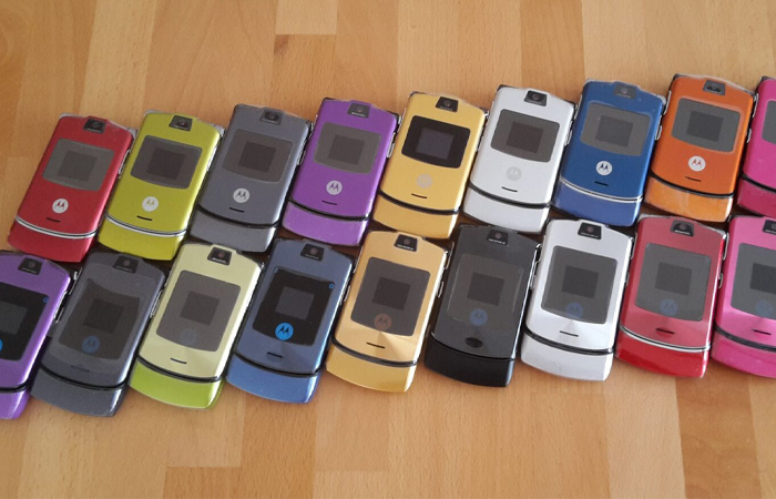 Каждая модница мечтала о розовом корпусе телефона.