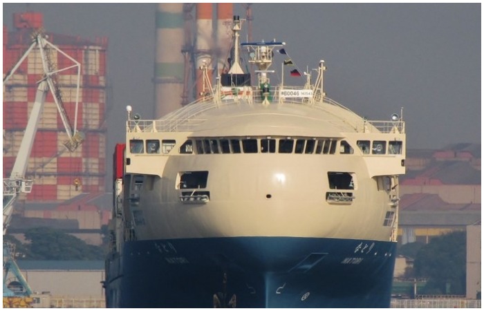 Смотрит прямо в душу. Смотрит прямо в душу.