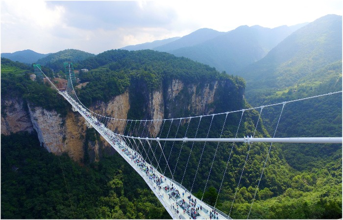 Новый ракурс прозрачного моста. Новый ракурс прозрачного моста.