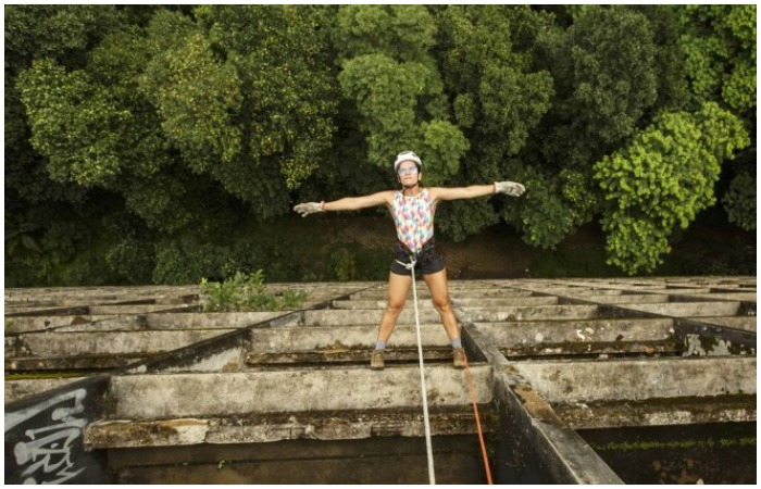 Кто-кто посещает заброшенное здание любопытства ради, а кто-то - в спортивных или экстремальных целях.