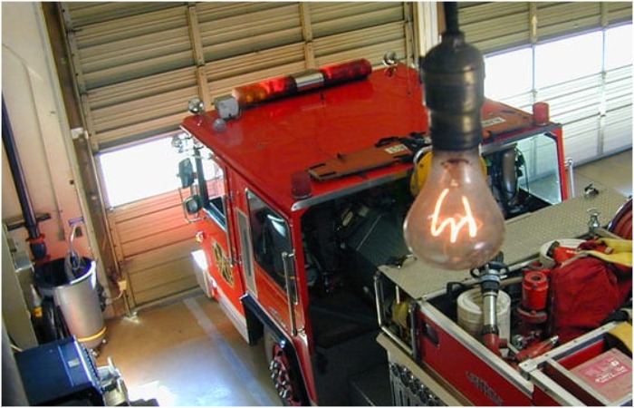 Снижение мощности лампы позволило ей работать так долго.