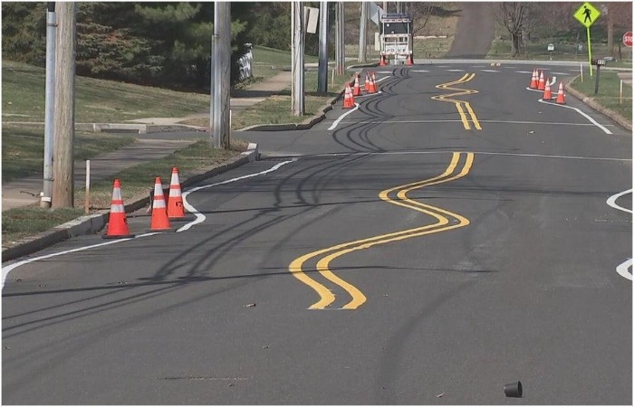 А вот разобраться с правилами дорожного движения в США и Канаде уже сложнее... А вот разобраться с правилами дорожного движения в США и Канаде уже сложнее...