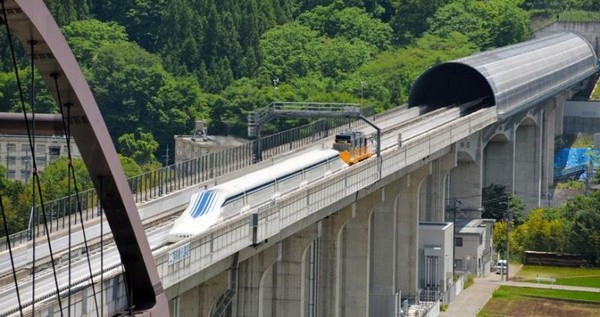L0 – летающий поезд в Японии