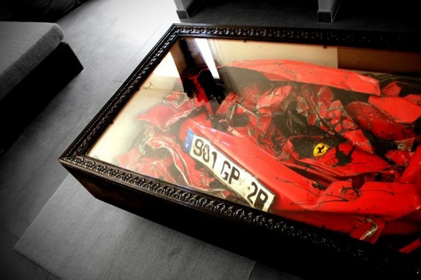 Стол из разбитого Ferrari