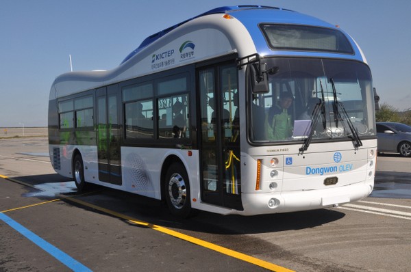 OLEV – первый в мире автобус с зарядкой по дороге