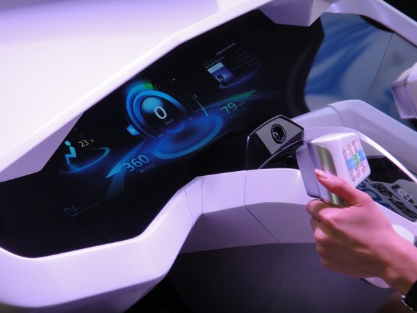 EMIRAI – система управления автомобилем будущего от Mitsubishi