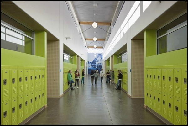 Silverland – энергоэффективная школа с собственным кинотеатром