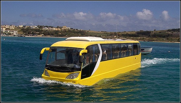 Автобус-амфибия